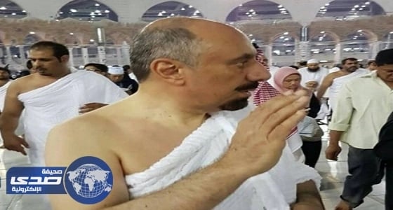 صور| الأمير جلوي بن عبدالعزيز يؤدي مناسك العمرة