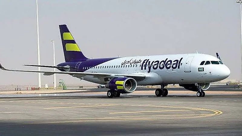 طيران أديل توضح ملابسات واقعة تعامل أحد الموظفين مع مسافرة كبيرة في السن