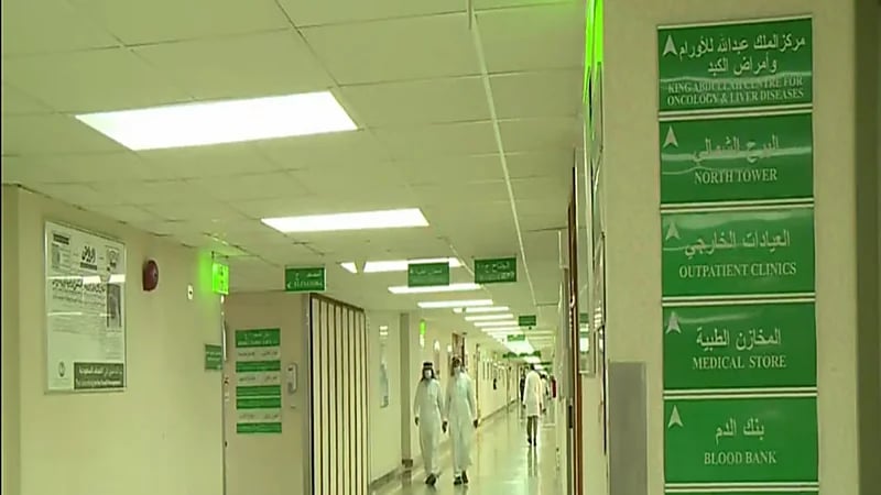 استشاري : نتمنى إصدار عقوبات رادعة بشأن الآراء الطبية الشاذة بغرض كسب الشهرة(فيديو)