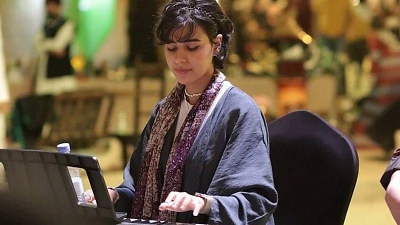 أصغر عازفة موسيقية.. دالين حداد تبهر زوار موسم الرياض