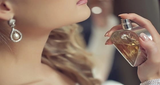 طرق بسيطة لتفوحين بعطر دائم لأطول فترة ممكنة