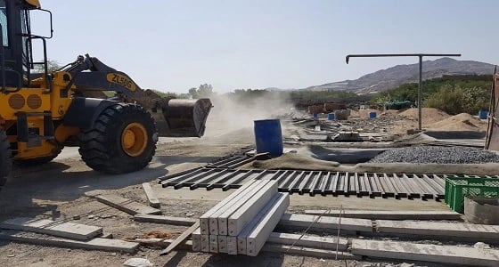 " شوقية مكة " تزيل 4 مصانع طوب مخالفة