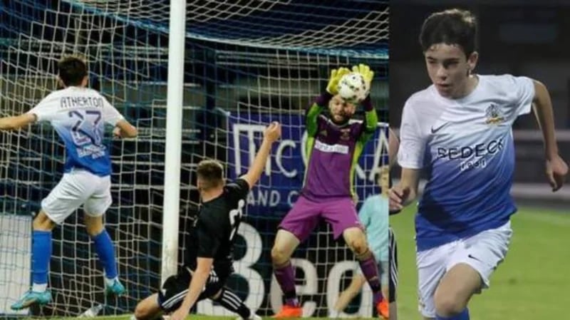 شاهد.. طفل يخطف الأنظار بعد مشاركته مع فريق للكبار في بريطانيا