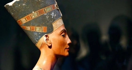 بالصور.. لون بشرة نفرتيتي يثير الجدل في أمريكا