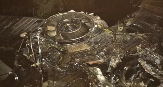 صورة| العثور على بطاقة محترقة بين حطام طائرة الموت