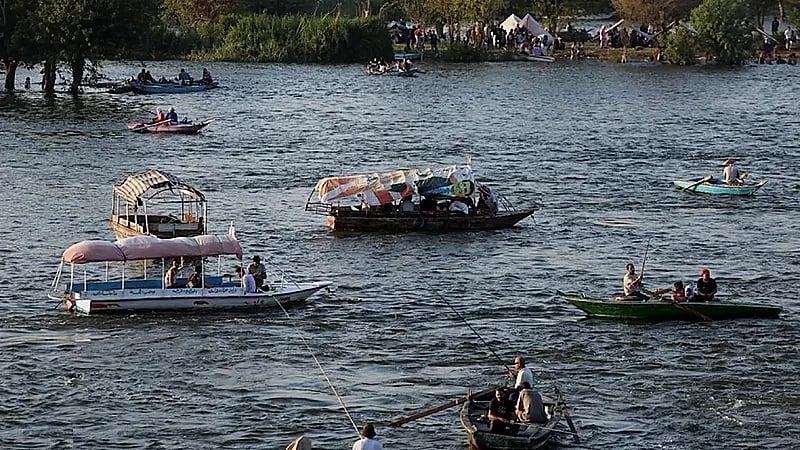 مصرع 4 أشخاص إثر غرق مركب بنهر النيل