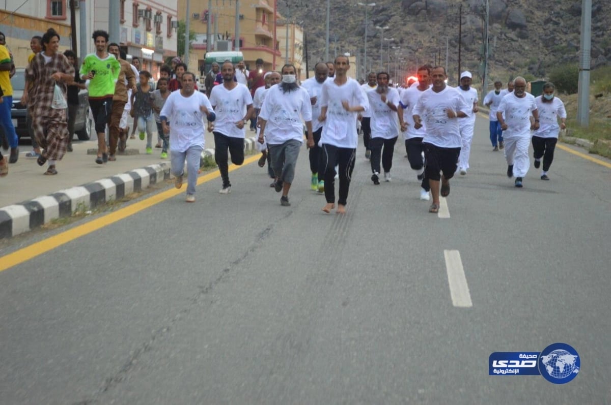 وسط اجواء ممطرة.. كبار السن يتنافسون في سباق المارثون بالعرضيات
