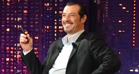 بالفيديو.. مذيع لبناني يسخر من اللهجة الخليجية.. ومغرد يحرجه 