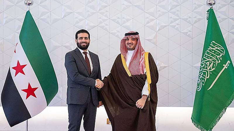 الأمير عبدالعزيز بن سعود يلتقي وزير الداخلية بسوريا