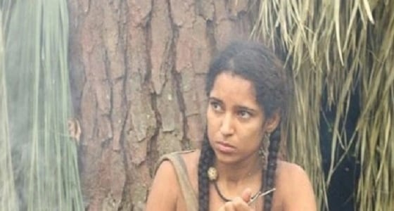 فتاة عربية تشارك ببرنامج للعراة.. ورد فعل صادم لأسرتها