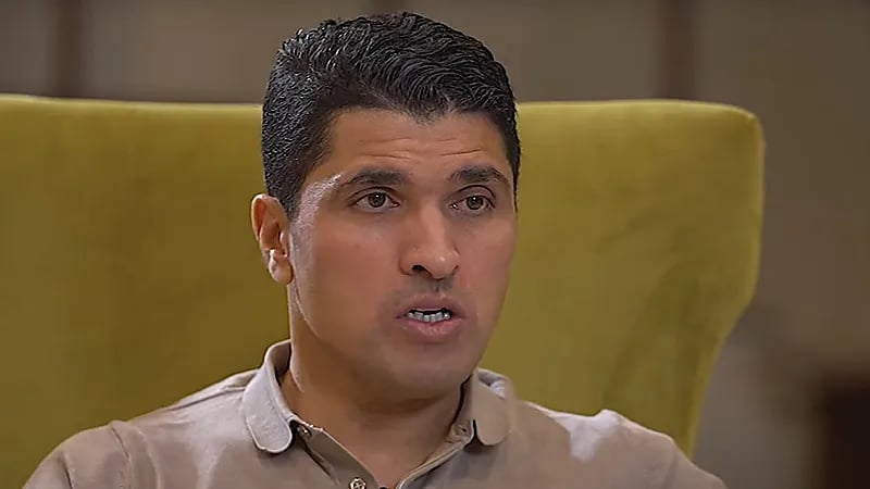 تساؤلات حول غياب طارق التائب عن افتتاح ملعب طرابلس الدولي