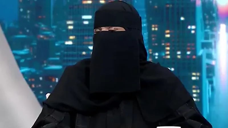 والدة شاب يعاني من متلازمة داون: ابني عاشقاً لولي العهد ويتمنى لقائه..فيديو