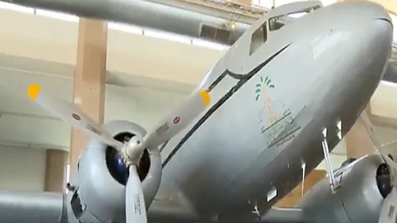 بالفيديو .. قصة أول طائرة مدنية تحلق في سماء المملكة