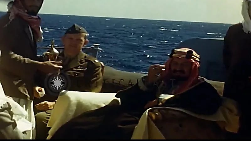 مقطع نادر يوثق رحلة الملك عبدالعزيز على متن "مورفي" للقاء الرئيس روزفلت ..فيديو