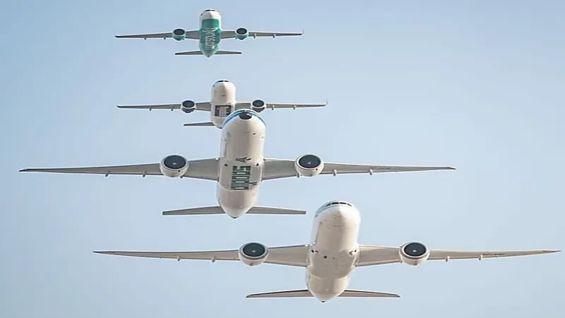 ‏عرض جوي كبير في سماء الرياض احتفالًا باليوم الوطني (صورة)