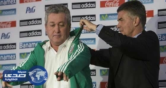 المكيسكي العجوز يقود النصر لموسمين قادمين