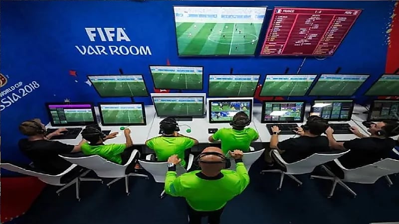 تحذيرات بالدوري الإنجليزي من إلغاء تقنية الـ فار