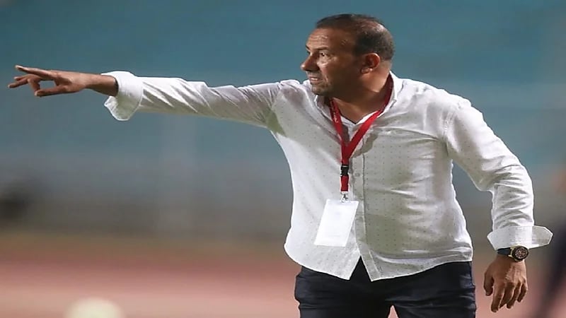 إقالة مدرب الطائي "الكوكي"بعد الهزيمة الثالثة بالدوري