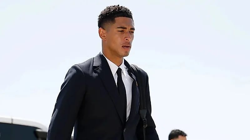 بعثة ريال مدريد تغادر إلى أمريكا .. صور