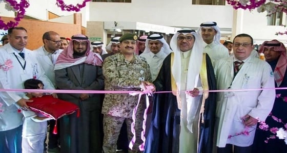بالصور.. مدير مستشفى الملك سلمان بتبوك يفتتح معرض الصحة المدرسية