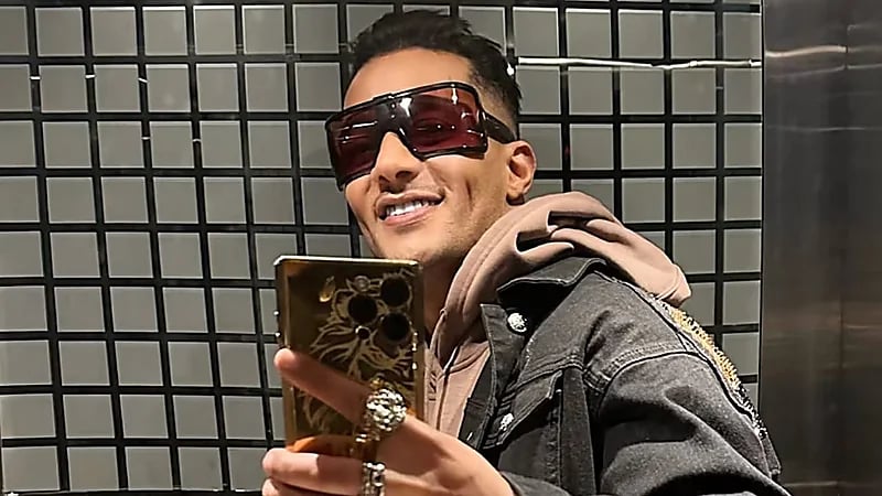 محمد رمضان يشعل منصات التواصل بتعليق على عبارة "رمضان أحلى" .. فيديو