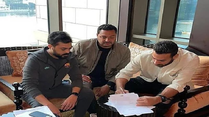 "أبوجبل" يوقع عقد رعاية مع شركة سعودية