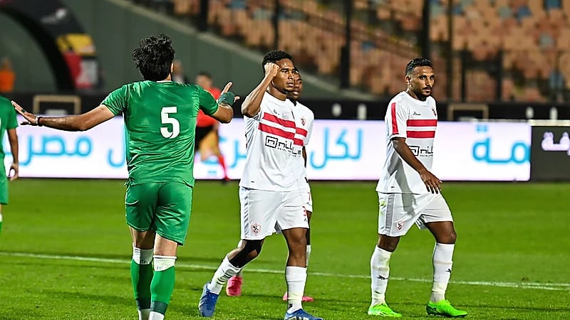 مشاجرة تشعل مباراة الزمالك والاتحاد..فيديو