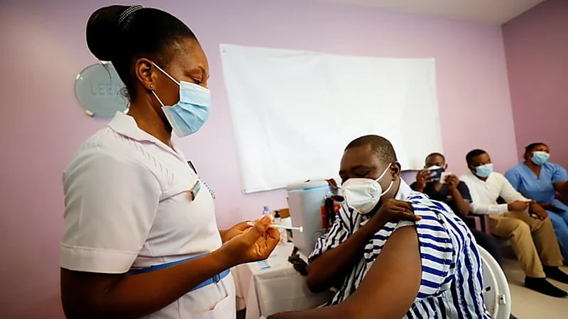 غانا تعلن اكتشاف حالات الأصابة الأولي بمتحور أوميكرون