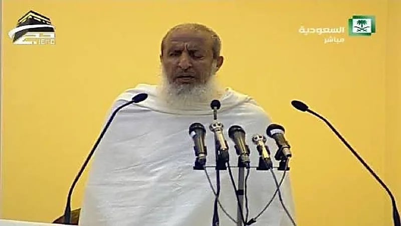 رحيل سماحة المفتي العام عبدالعزيز آل الشيخ.. حزن يلف المملكة والعالم الإسلامي