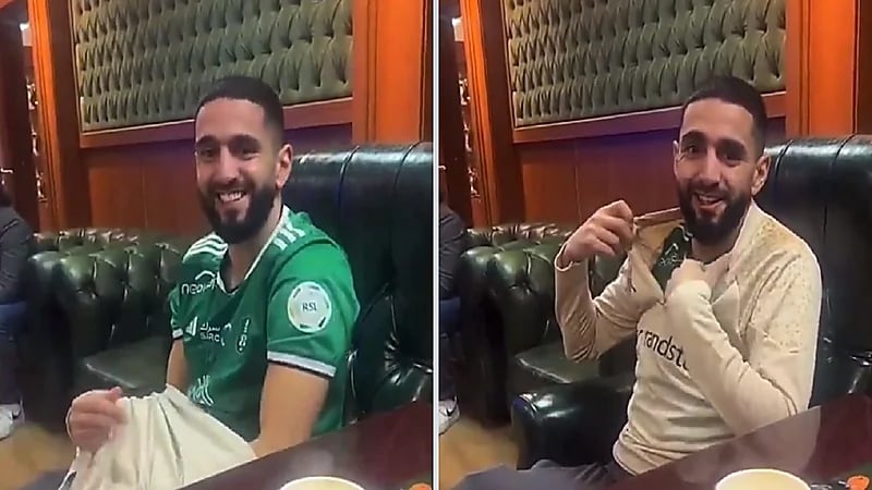 رياض بودبوز مرتديا تيشيرت الأهلي: أفضل نادي .. فيديو