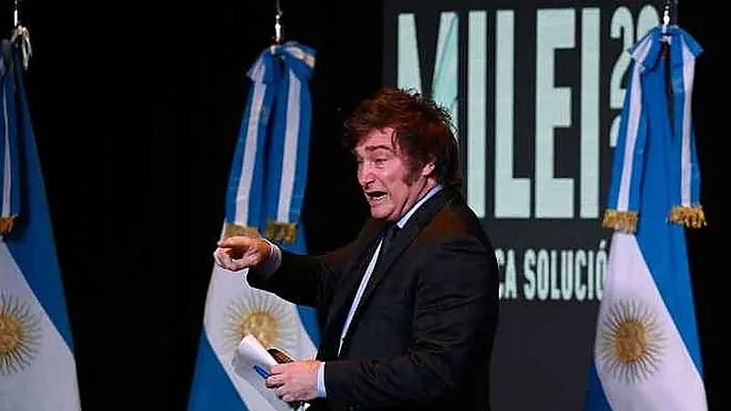 رئيس الأرجنتين يطلب من مذيعة مساعدته لمقابلة ميسي