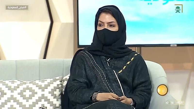 بالفيديو.. طبيبة تأهيل تنصح بعدم كثرة طق الرقبة لتفادي الإصابات الخطيرة