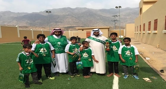 بالصور.. مدرسة بلاط الشهداء تحتفي باليوم الوطني بالعرضيات