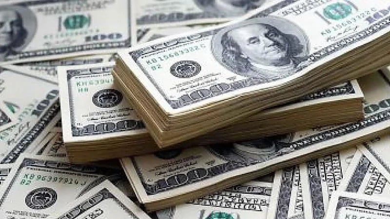 "ترامب": عملتنا تنهار وقريبًا لن يكون الدولار هو العملة العالمية