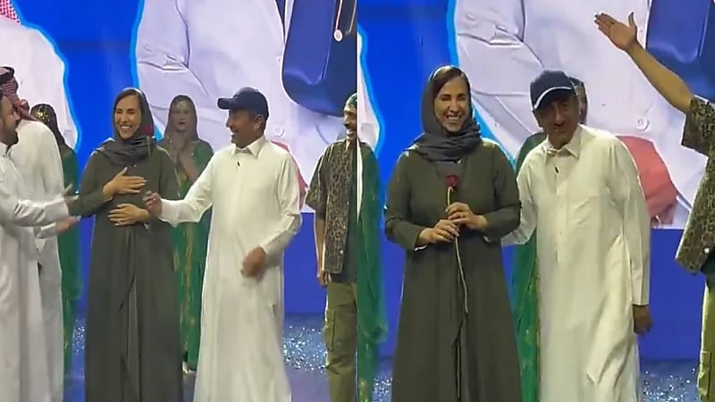 ناصر القصبي يُهدي زوجته بدرية البشر وردة.. فيديو