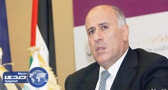 سخط واسع من " تنازل " قيادي فتحاوي بارز عن حائط البراق