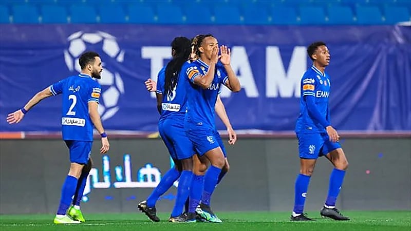 الهلال يفاوض لاعب أجنبي كبير ويحسم صفقة محلية