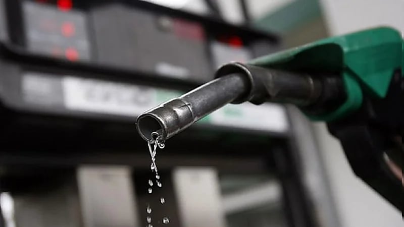 قرار جديد يفاجأ اللبنانيين بشأن"البنزين"