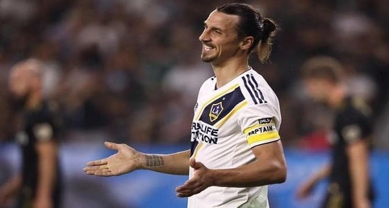 " ابراهيموفيتش " : ميلان عاملني جيدا ووضع الابتسامة على وجهي