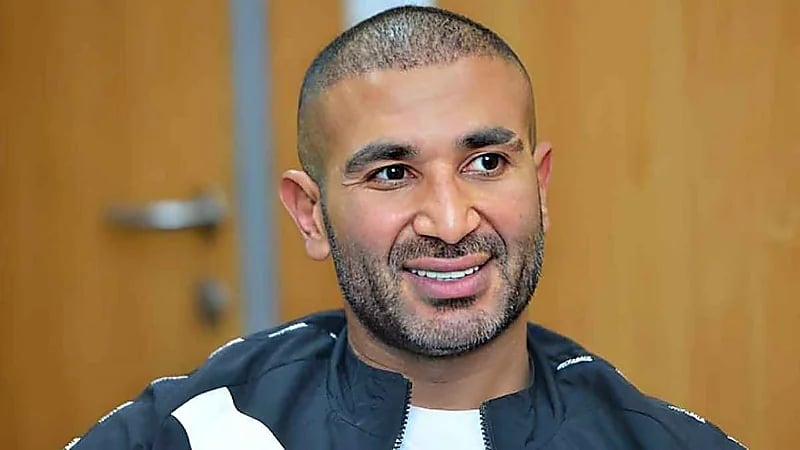 "باركولي خطبت" أحمد سعد يفاجئ جمهوره ويُعلن عودته لطليقته .. فيديو