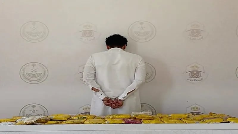 إحباط ترويج 42 كيلوجرامًا من مادة الحشيش المخدر بعسير