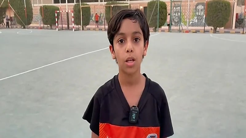 بالفيديو.. طفل سعودي يتفوق في ألعاب القوى بسن 12 عامًا