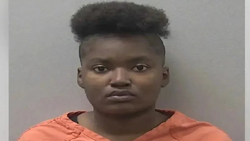 مقتل سيدة أمام أطفالها بسبب خلاف على موقف سيارة