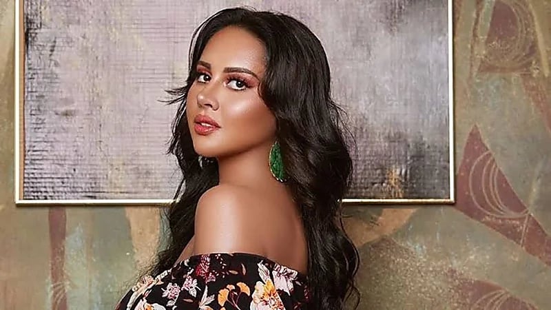 شاهد.. ياسمين رئيس تخطف الأنظار بإطلالة كاجوال 