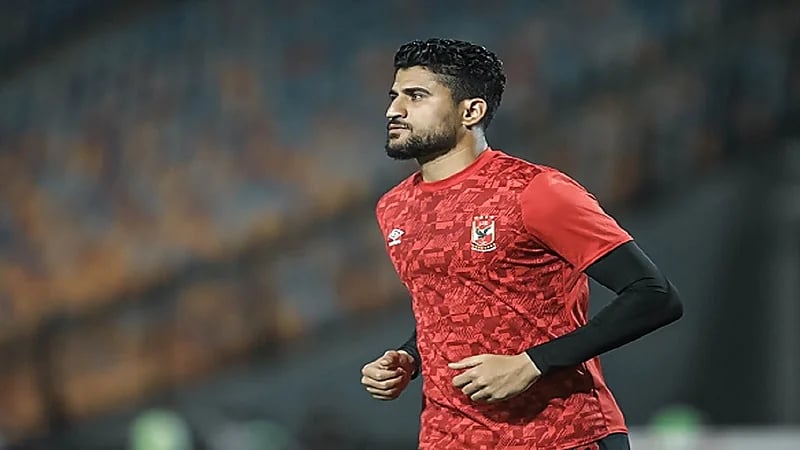 بالفيديو.. حارس مرمى الأهلي يتعرض للاعتداء