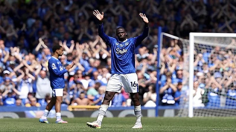 الشباب في مفاوضات متقدمة مع عبدالله دوكوري