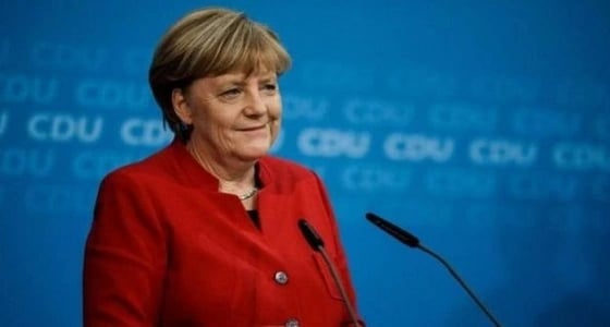 ميركل تمنح حقيبة وزارية لمعارضها الرئيسي في حزبها