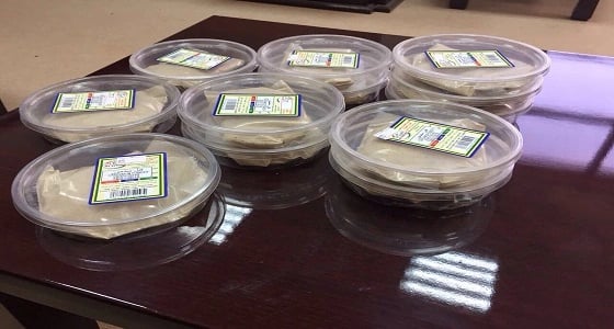 بالصور.. ضبط ومصادرة مواد منتهية الصلاحية بالعويقيلة