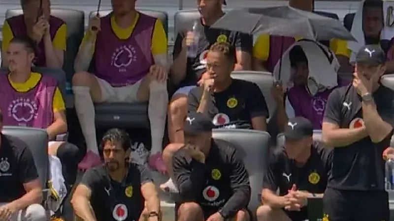 سبب جلوس بدلاء دورتموند بغرفة الملابس أمام صن داونز