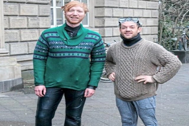 بالصور.. طالبان يعدان مشروع تخرجهما تحت 26 ألف لتر مياه